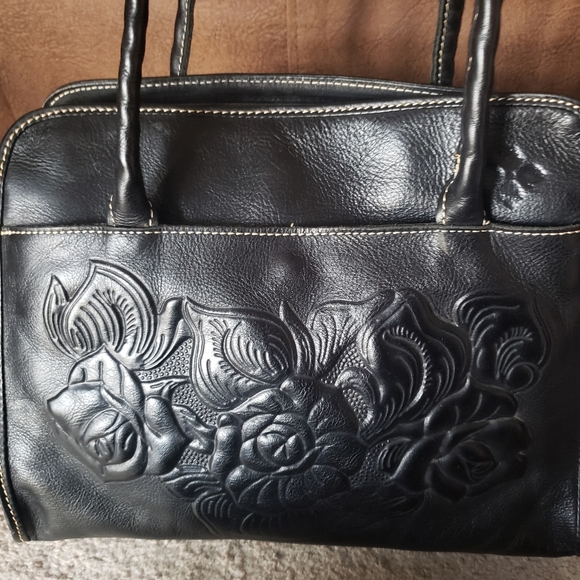 Patricia Nash Handbags - Patricia Nash Black Leather Floral Tooled Tote Bag